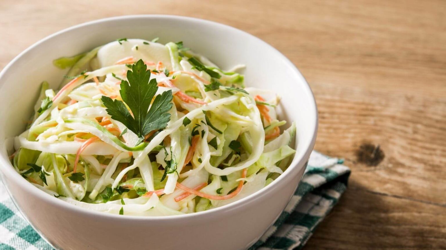 Krautsalat Rezept mit selbst gemachter Mayonnaise [Beliebt]